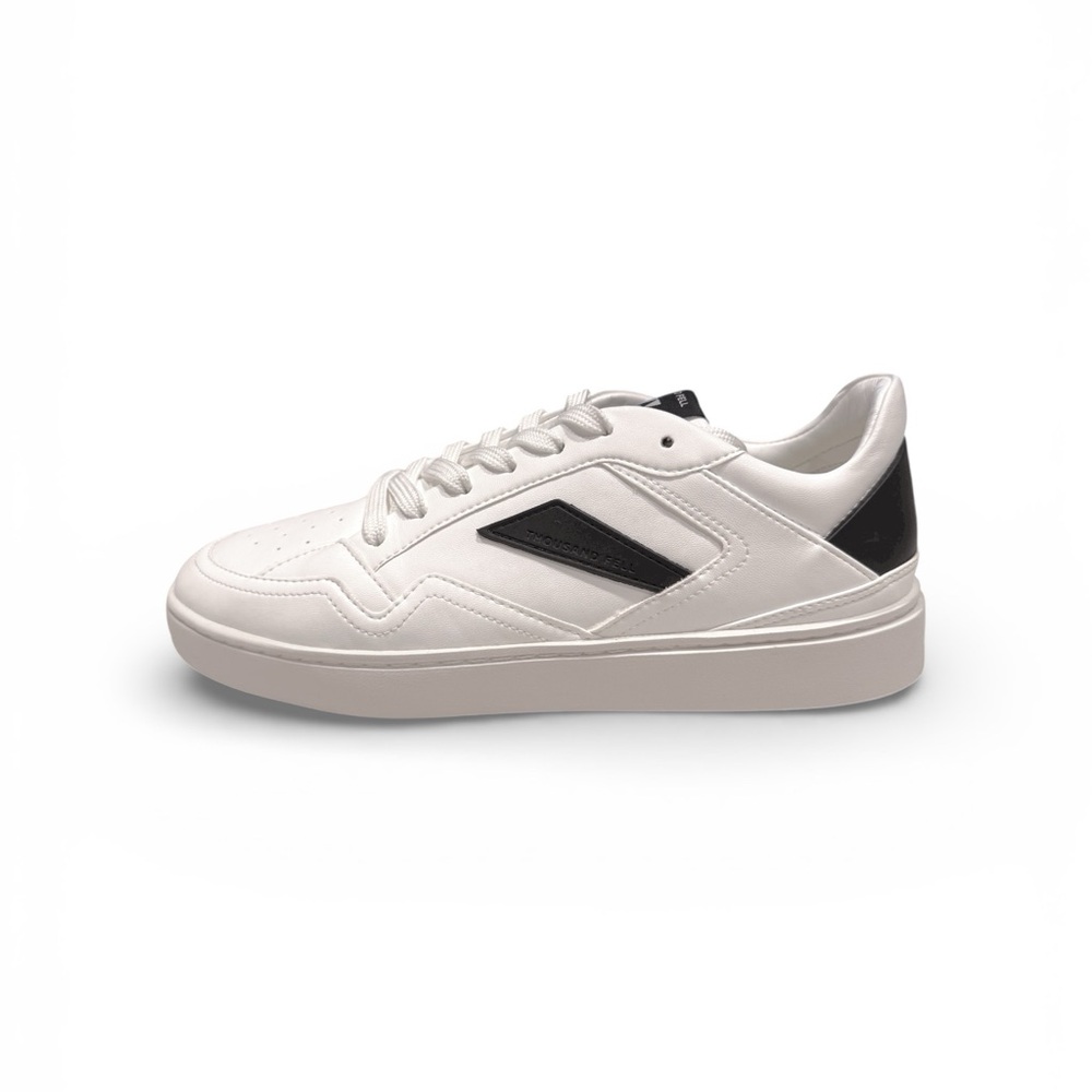 Thousand Fell Court Sneaker White & Black Women